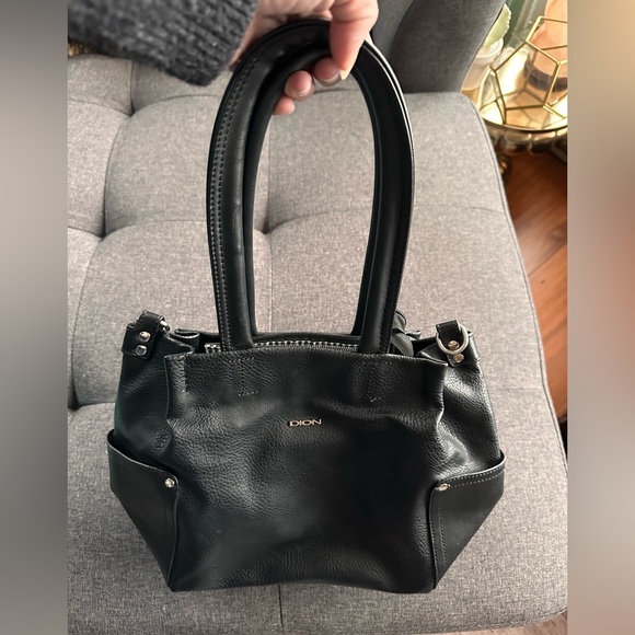 Dion Handbags - Classic Black Leather Tote